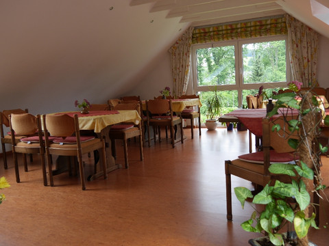 Frühstücksraum Hotel Garni Schmithausen.jpg
