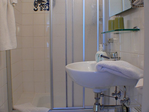 Sanitär Hotel Garni Schmithausen.jpg