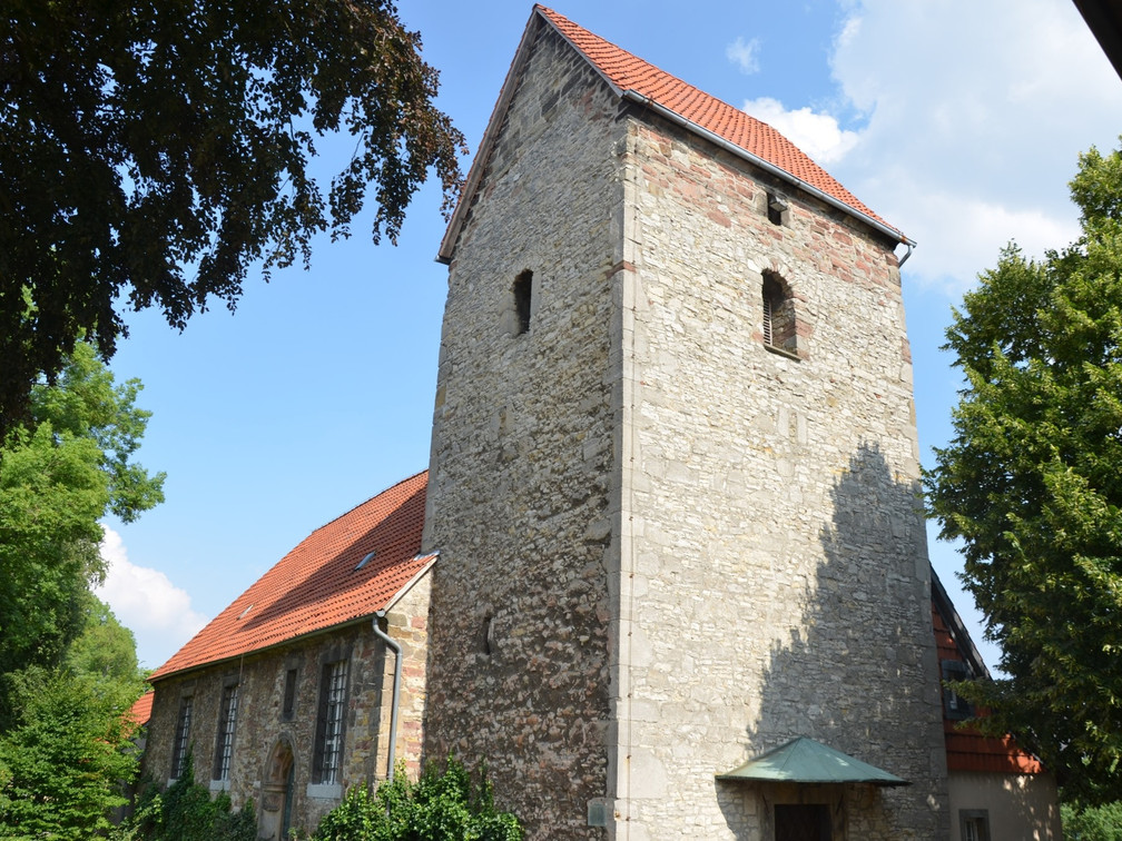 Außenansicht Kniestedter Kirche in Salzgitter-Bad