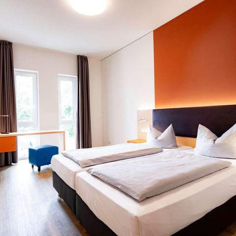 DSC05832_ret RGB-1600px