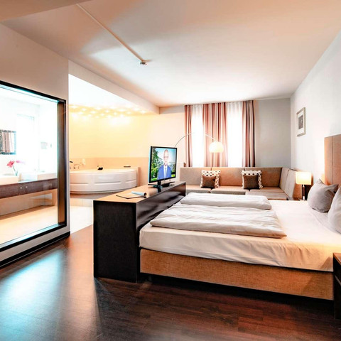 DSC05893_ret RGB-1600px