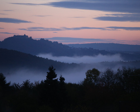 Morgenstimmung mit Schloss Waldeck am Urwaldsteig Edersee