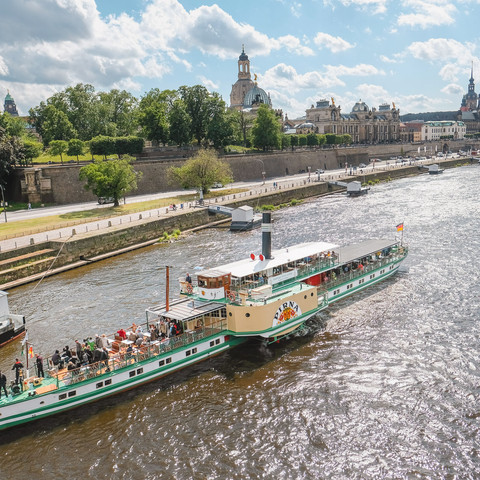 Incentive Incentive auf einem ElberaddampferIncentive on an Elbe river steamerPobídka na parníku na LabiMotywacja na parowcu wiosłowym na ŁabieAanmoediging op een raderstoomboot op de ElbeIncentivo su un piroscafo a pale sull'Elba