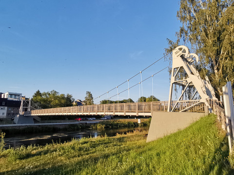 Zaßnitzer Hängebrücke - Blick vom Zaßnitzer Muldenufer