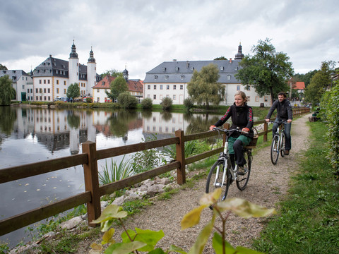 Route rund um Ronneburg - Schloss Blankenhain mit Radfahrern