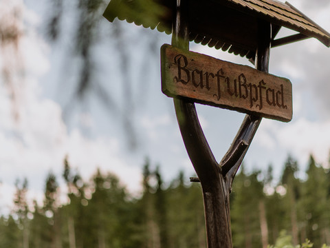 Barfußpfad beim Waldhotel Kreuztanne Kreuztanne