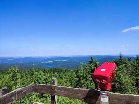 Aussicht vom Auersberg auf die Talsperre Sosa