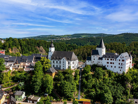 Schwarzenbergs Wahrzeichen St. Georgenkirche und Schloß