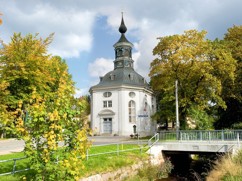 Trinitatiskirche in Carlsfeld, älteste Rundkirche Sachsens