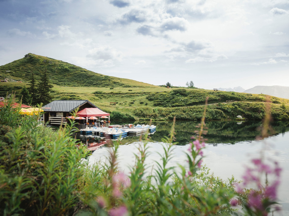 Bootfahren auf dem Bettmersee in der Aletsch Arena