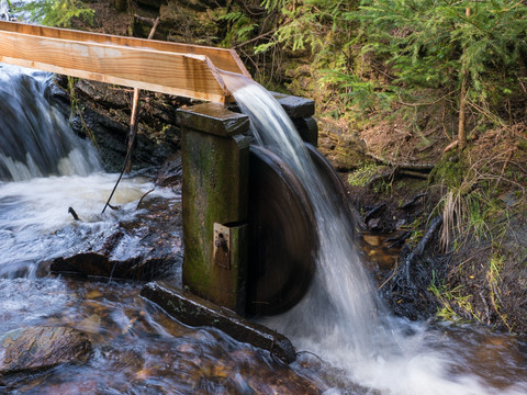 Wasserrädchen bei den Rissfällen