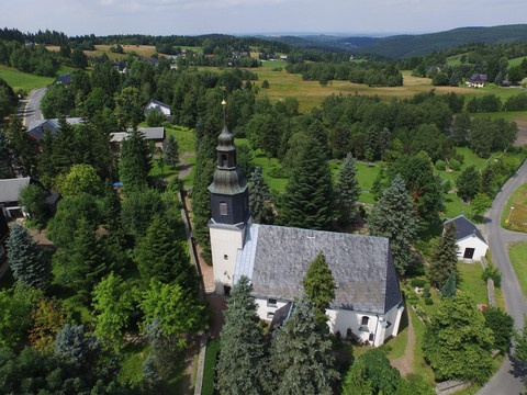 Luftbild von der Schellerhauer Kirche