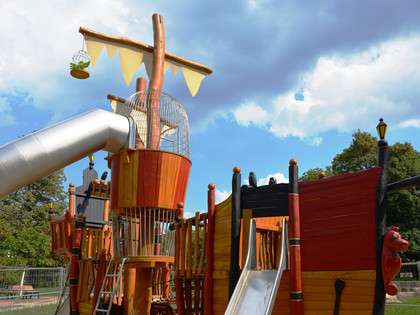 Kletterschiff auf dem Landrattenspielplatz in Salzgitter-Thiede