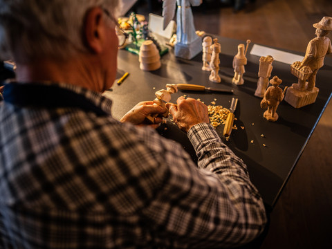 Schauvorführung Schnitzen