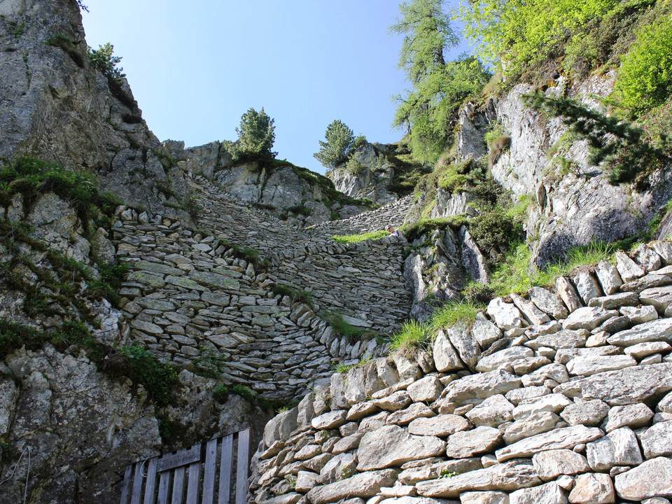 Wanderung von der Belalp über die Hängebrücke zur Riederalp