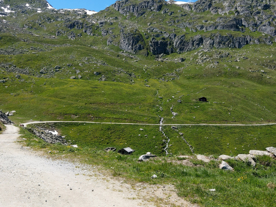 Rundwanderung von der Fiescheralp durch den Tälligrattunel zur Märjela und zum Gletscherrand