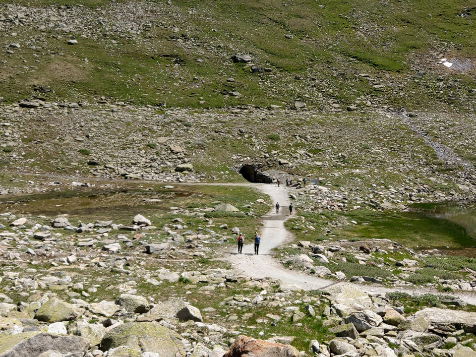 Rundwanderung von der Fiescheralp durch den Tälligrattunel zur Märjela und zum Gletscherrand