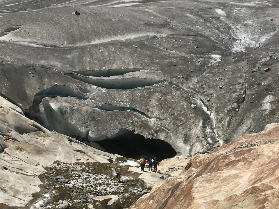 Rundwanderung von der Fiescheralp durch den Tälligrattunel zur Märjela und zum Gletscherrand