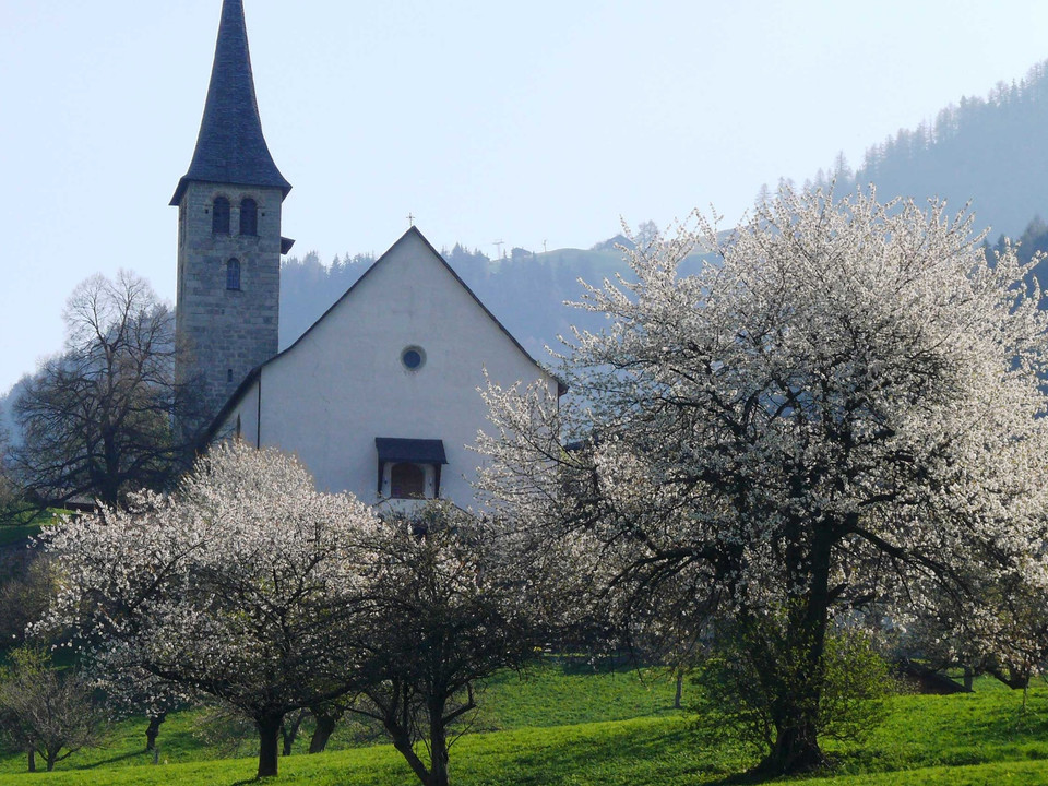 Rundwanderung von Fiesch über Bellwald, Niederwald und Ernen nach Fiesch