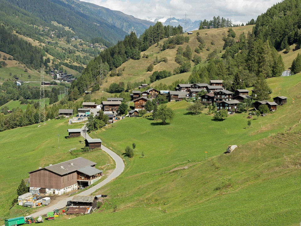 Wanderung von Fiesch via Ernen, Mühlebach, Steinhaus nach Niederwald