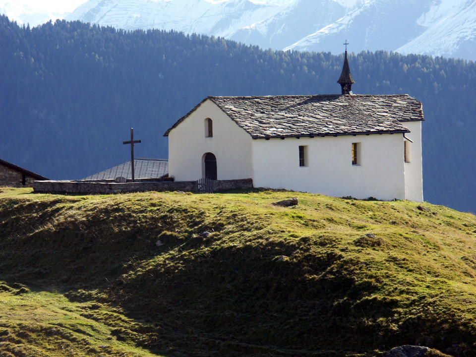 Alpe Bäll mit Kirche