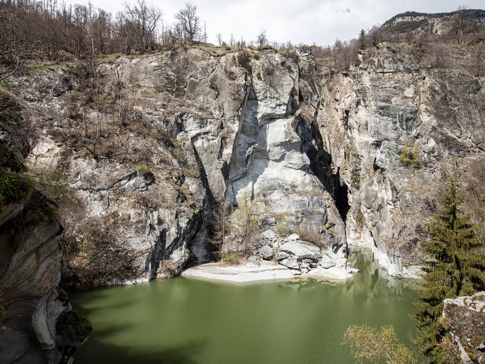 Hängebrücke und Massaschlucht