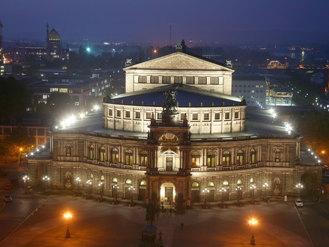 Semperoper am Abend Semperoper am AbendSemperoper in the eveningSemperoper večerSemperoper wieczoremSemperoper 's avondsSemperoper di sera