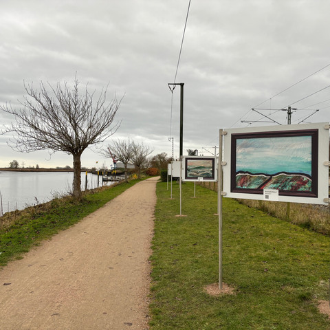 Elsflether Outdoor-Ausstellung am Promenadenweg