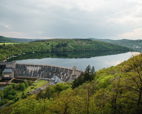 Edersee und Staumauer Frühjahr 2024