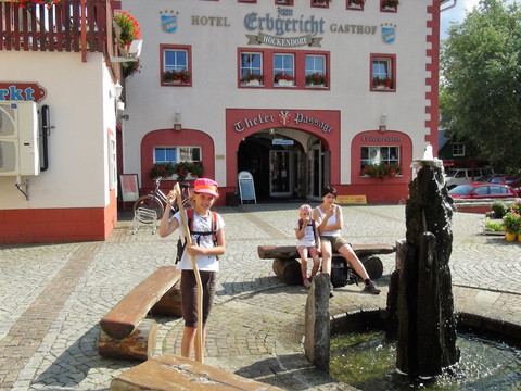 Theler-Passage im Zentrum von Höckendorf