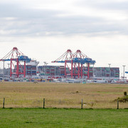 Blick auf den JadeWeserPort