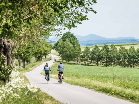 Radtour mit Blick auf das Elbsandsteingebirge