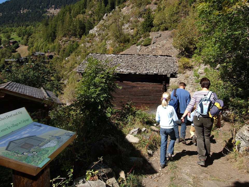 Themenweg Kulturlernpfad Bettmeralp nach Betten Dorf