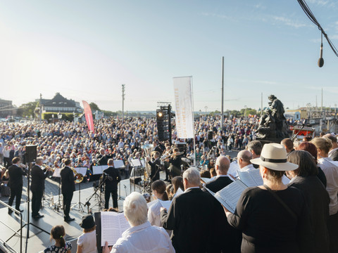 Dresden singt bei MusikfestspielenDresden sings at the music festivalDrážďany zpívají na hudebním festivaluDresden śpiewa na festiwalu muzycznymDresden zingt op het muziekfestivalDresda canta al festival musicale