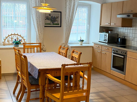 Küche mit Essbereich