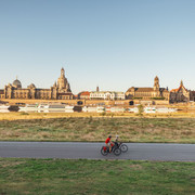 Elberadweg am Königsufer in Dresden