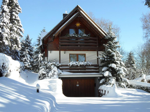 Ferienhaus "Keilbergblick", Westseite im Winter