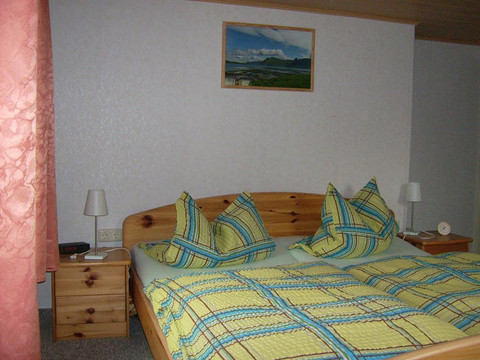 Schlafzimmer 2