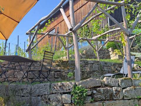 gemütliche Sitzecke am Weinberg