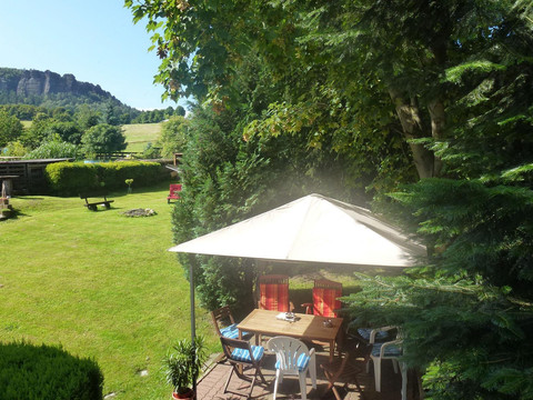 Pension Lachmann - Sitzecke im Garten