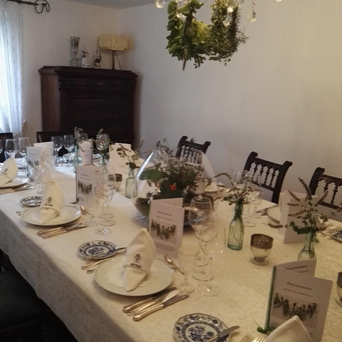 Festlich gedeckt im Eckzimmer