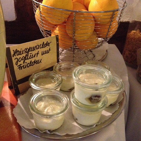 Hausmachter Joghurt mit Früchten
