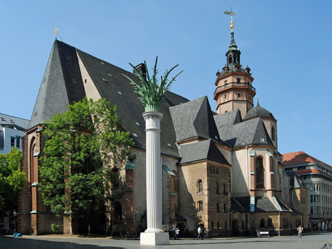Leipzig, Nikolaikirche und Friedenssäule