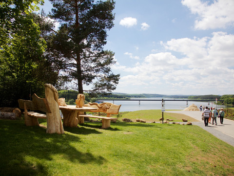Außengelände am Bio-Seehotel Zeulenroda