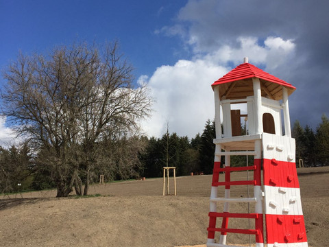 Kletterturm auf dem Spielplatz