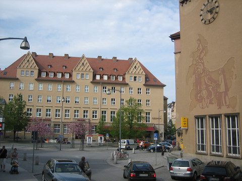 Postplatz Bautzen mit 50er Jahre-Post und Haus der Sorben mit Sorbischer Kulturinformation