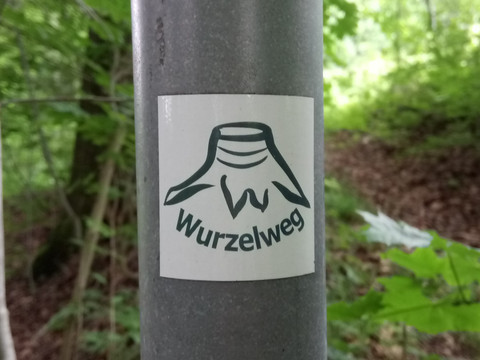 Beschilderung Wurzelweg