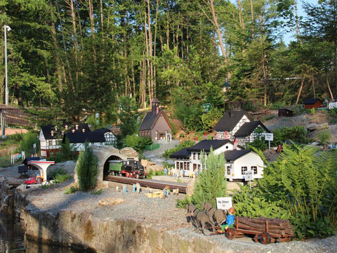 Miniaturwelt "Rentners Ruh" - Thalheim im Kleinformat