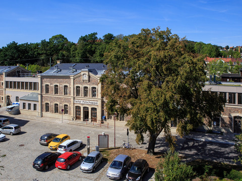 Der zum Verwaltungsgebäude umgebaute Bahnhof Freital-Potschappel