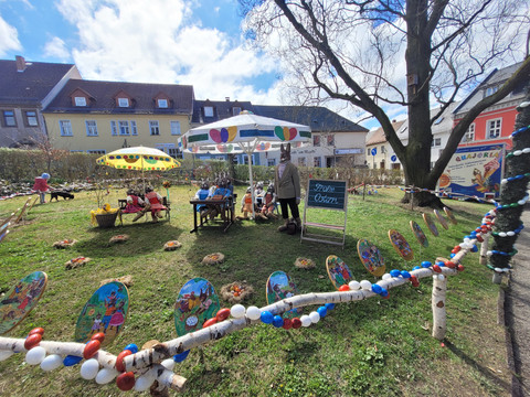 Am Osterbrunnen in Berga/ Elster - Osterpfad Vogtland
